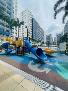 2 BR APT in SEA RESIDENCES